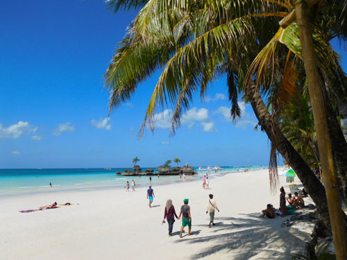 世界各地から美人観光客が来るボラカイ島