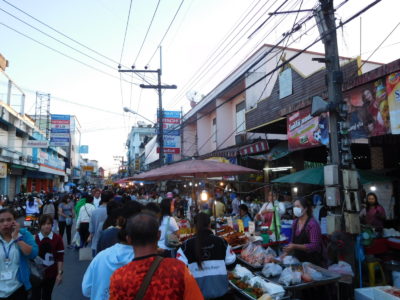チェンライのCentral Day Marketの露店