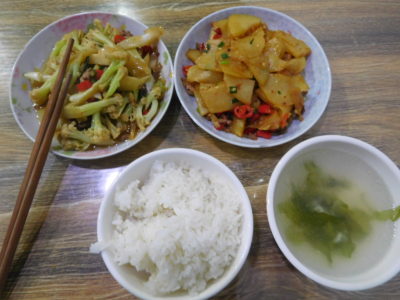 中国長沙のおいしい選べる定食屋セット