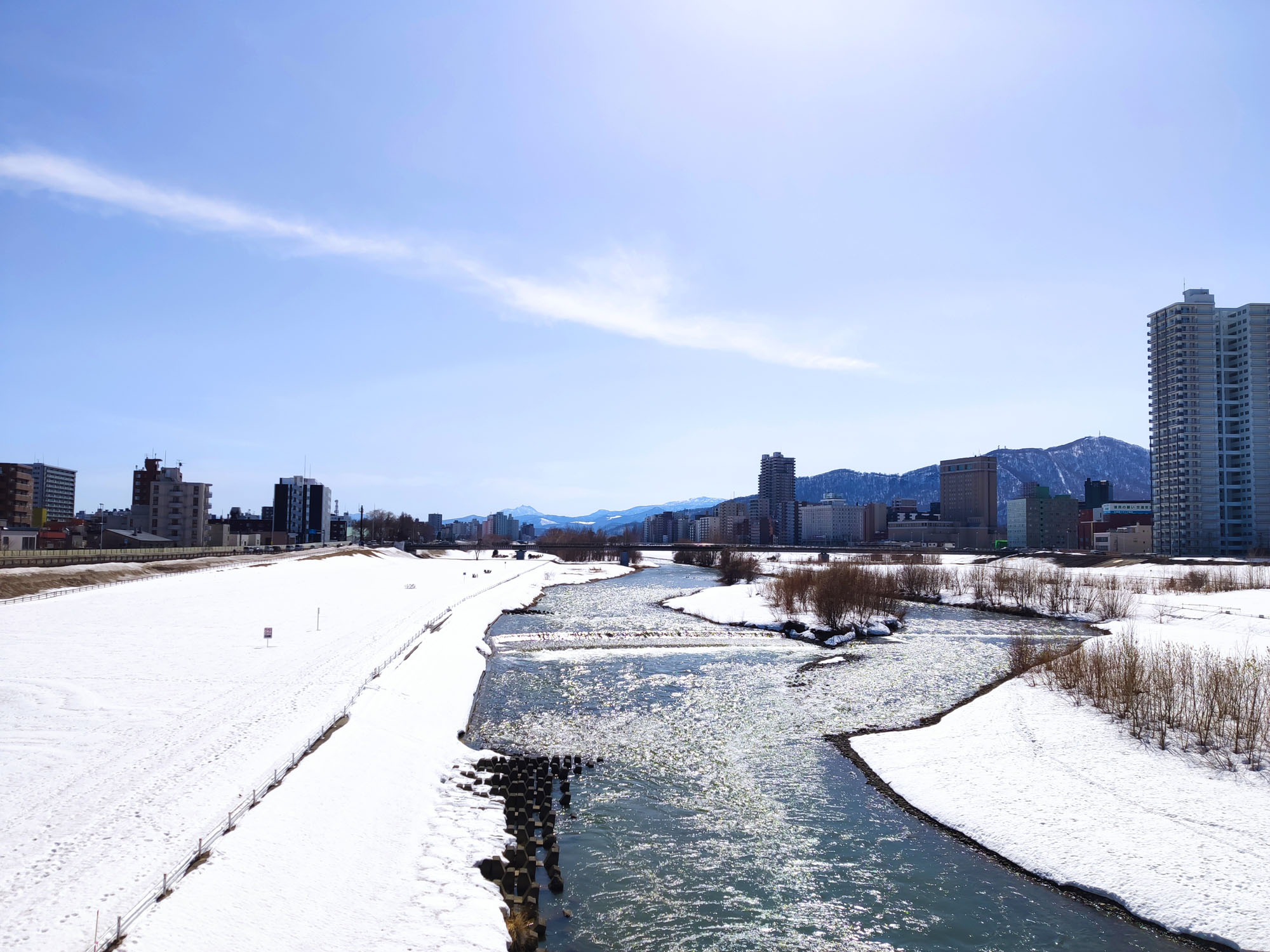 札幌市内の雪景色豊平川