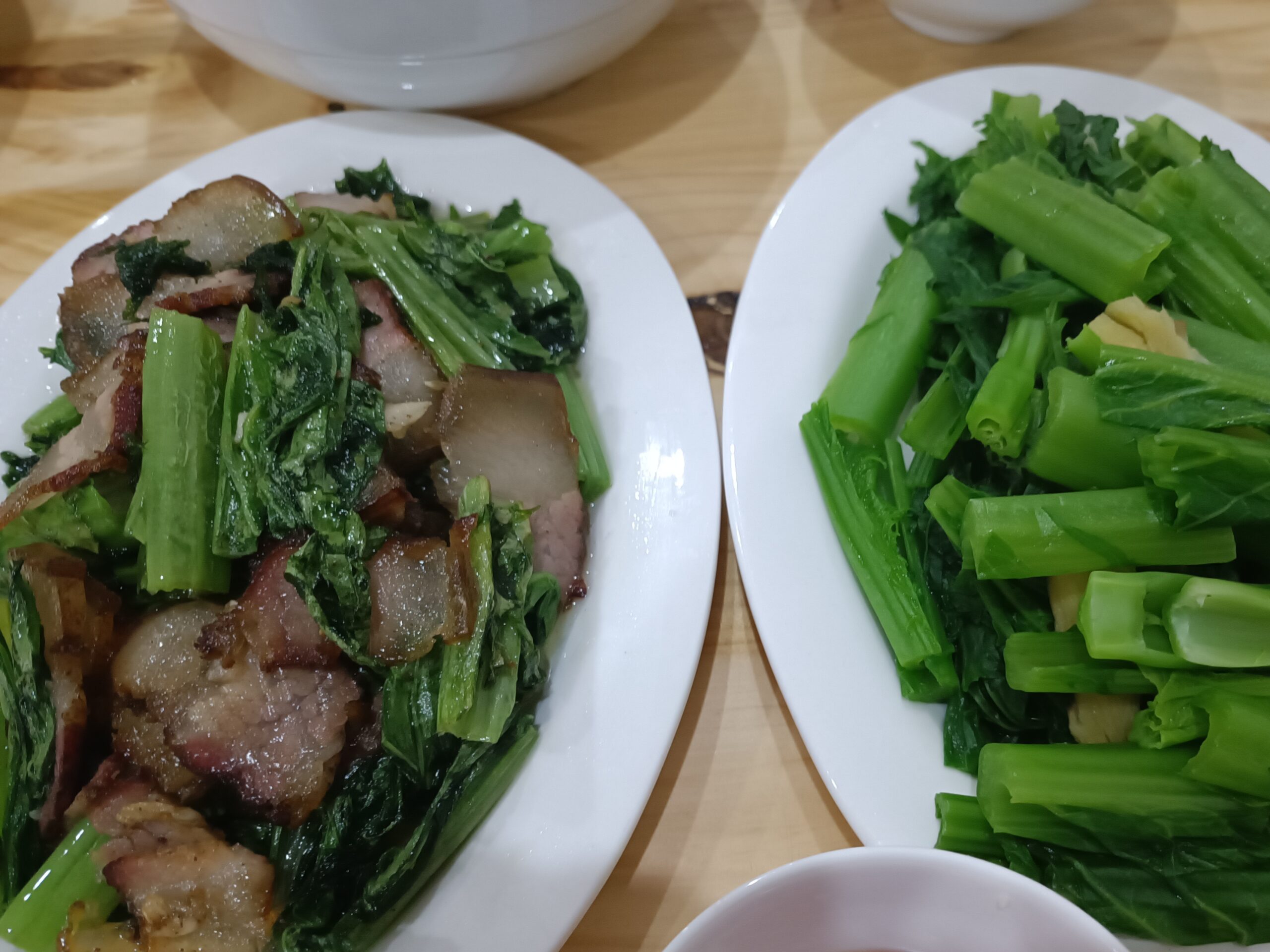ベトナムで空芯菜炒めとキャベツ炒めを注文したのに青菜づくしで絶句